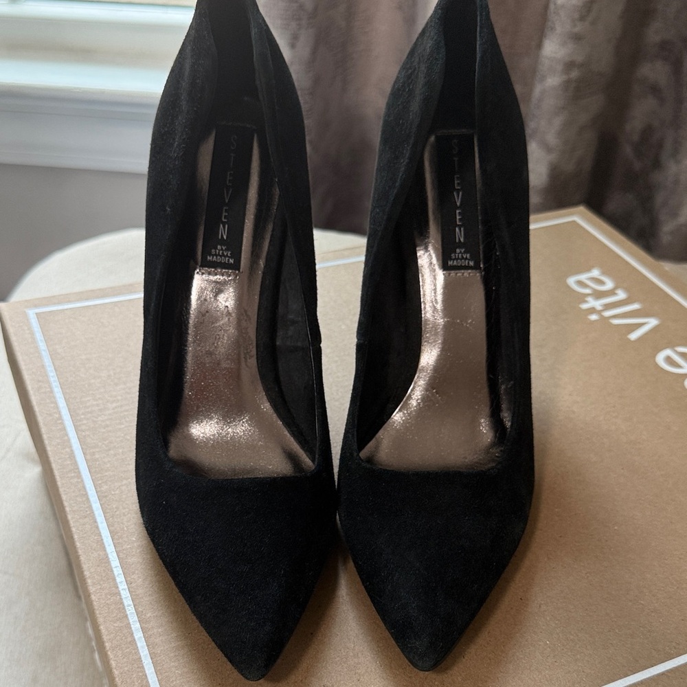 Steve Madden Classic Black Heels